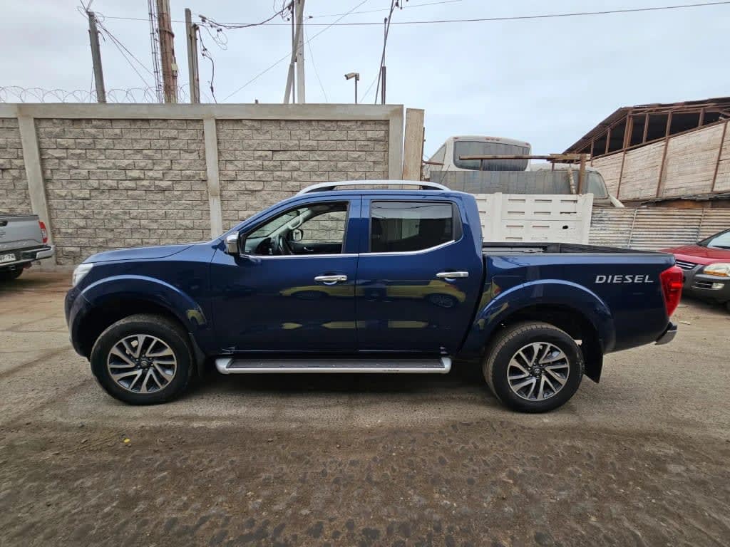 2018 Nissan Np300 2.3 Azul - Miniatura 9