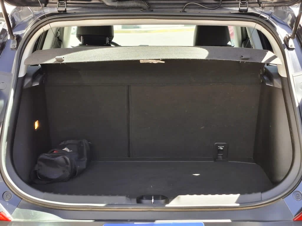 2025 Chevrolet Tracker 1.2T Gris - Miniatura 10