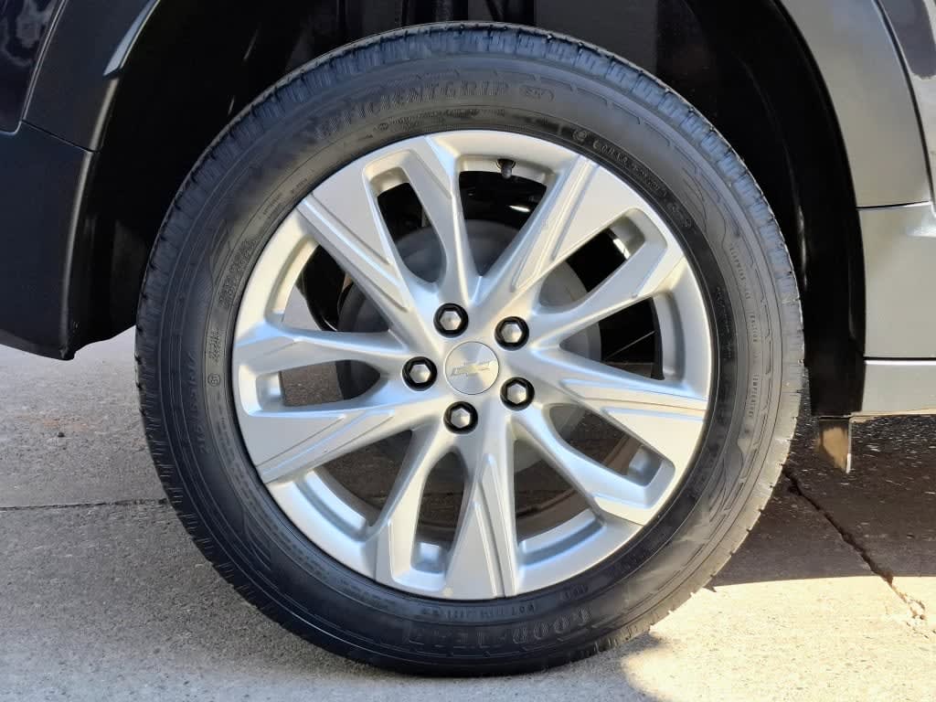 2025 Chevrolet Tracker 1.2T Gris - Miniatura 8