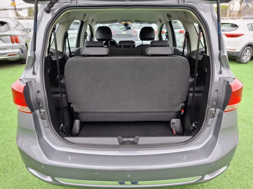 2024 Chevrolet Spin 1.8 Gris - Miniatura 10
