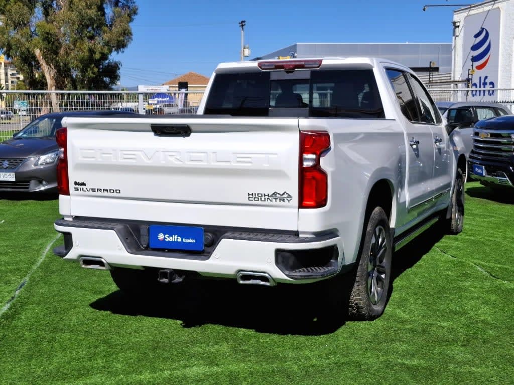 2025 Chevrolet Silverado 3.0 Blanco - Miniatura 4