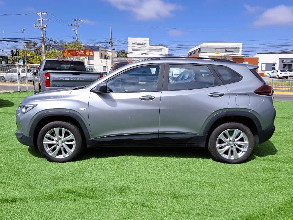 2025 Chevrolet Tracker 1.2T Plata - Miniatura 5