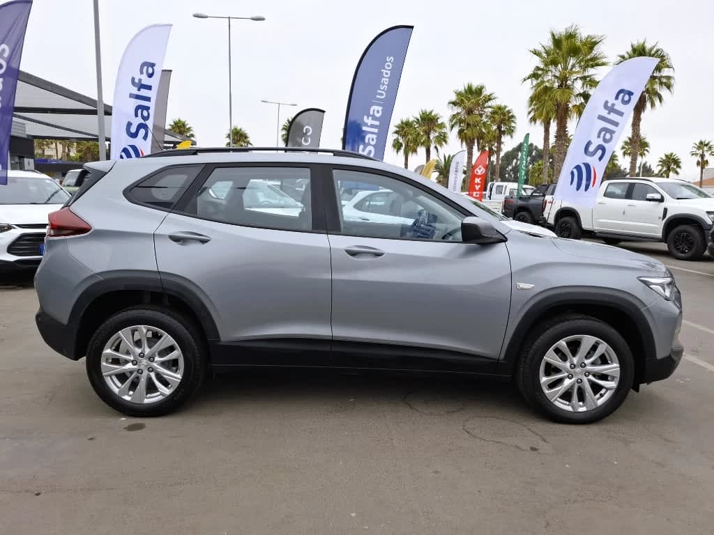 2025 Chevrolet Tracker 1.2T Plata - Miniatura 4