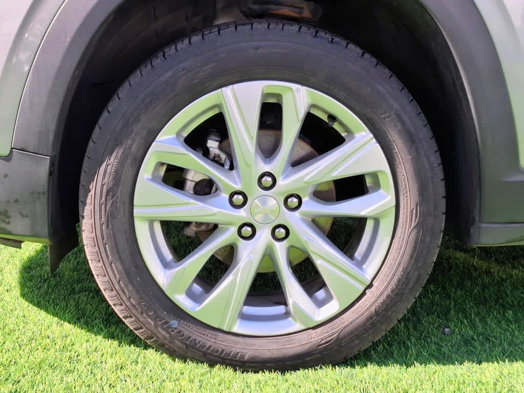 2025 Chevrolet Tracker 1.2T Plata - Miniatura 8