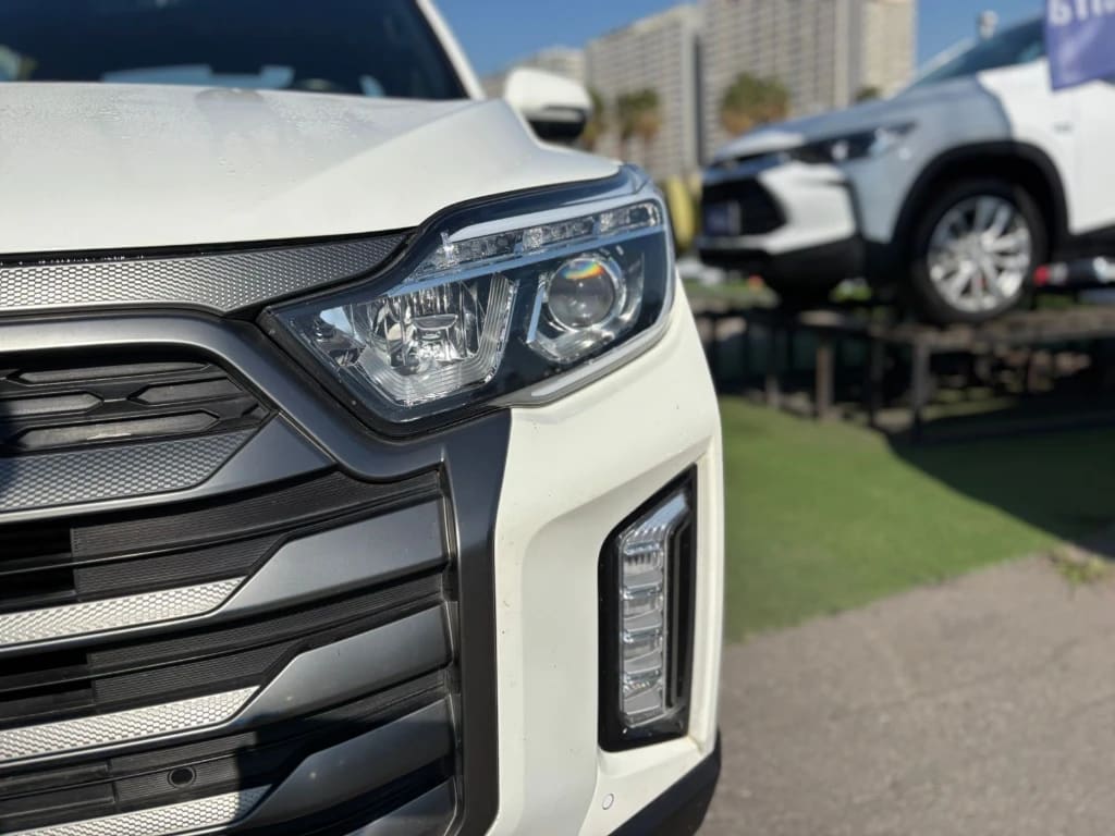 2023 SsangYong Grand Musso 2.2 Blanco - Miniatura 4