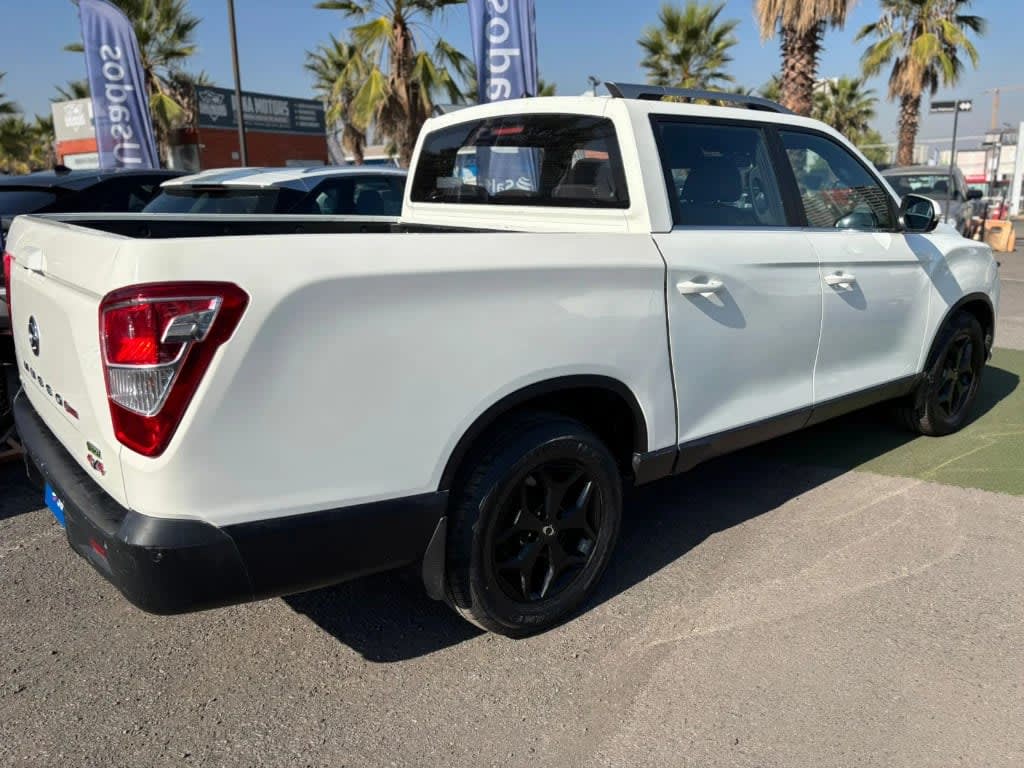 2023 SsangYong Grand Musso 2.2 Blanco - Miniatura 5