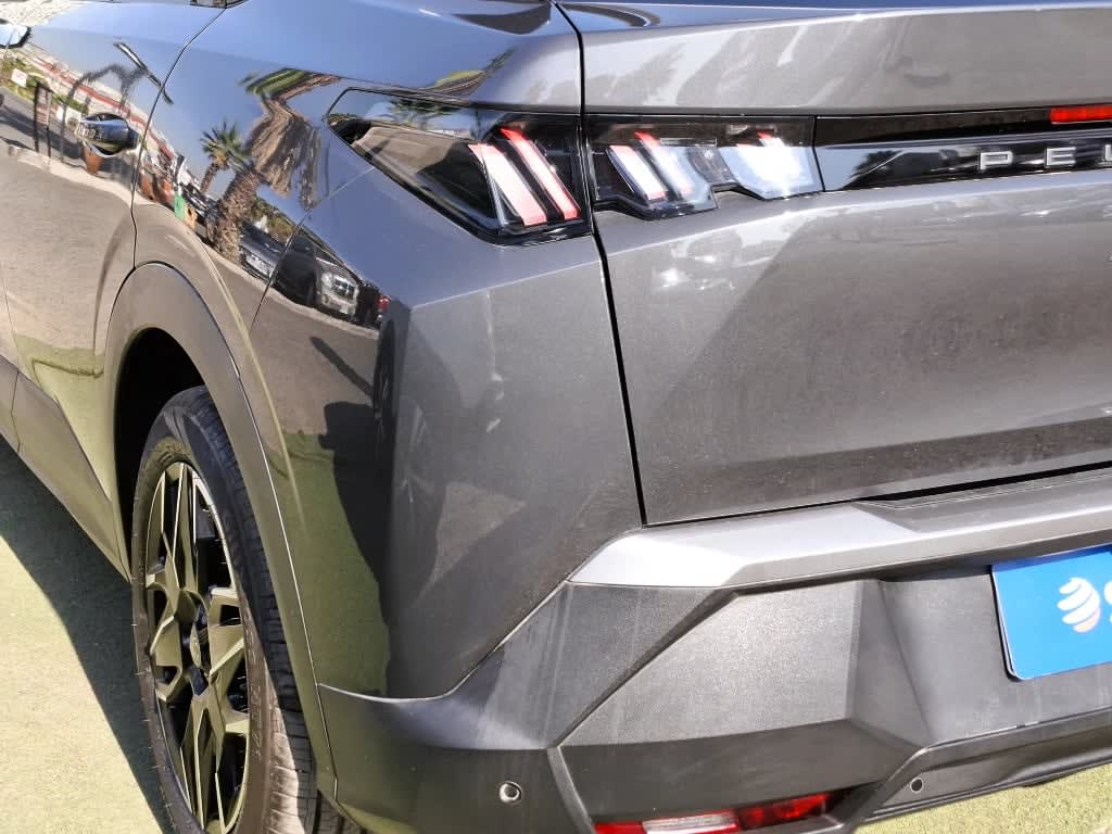 2025 Peugeot New 3008 1.2 Negro - Miniatura 9