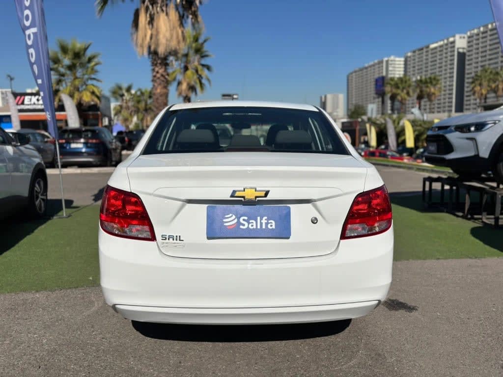 2022 Chevrolet Sail 1.5 Blanco - Miniatura 6