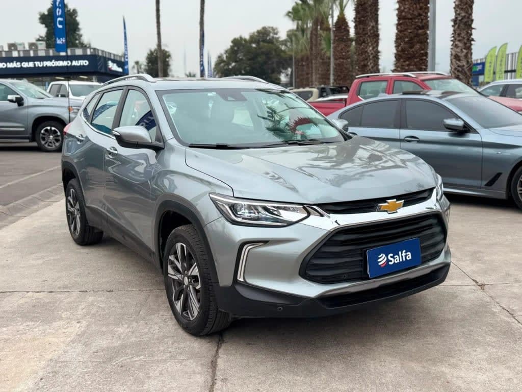 2025 Chevrolet Tracker 1.2T Plata - Miniatura 2