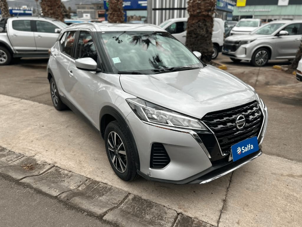 2022 Nissan Kicks 1.6 Plata - Miniatura 3