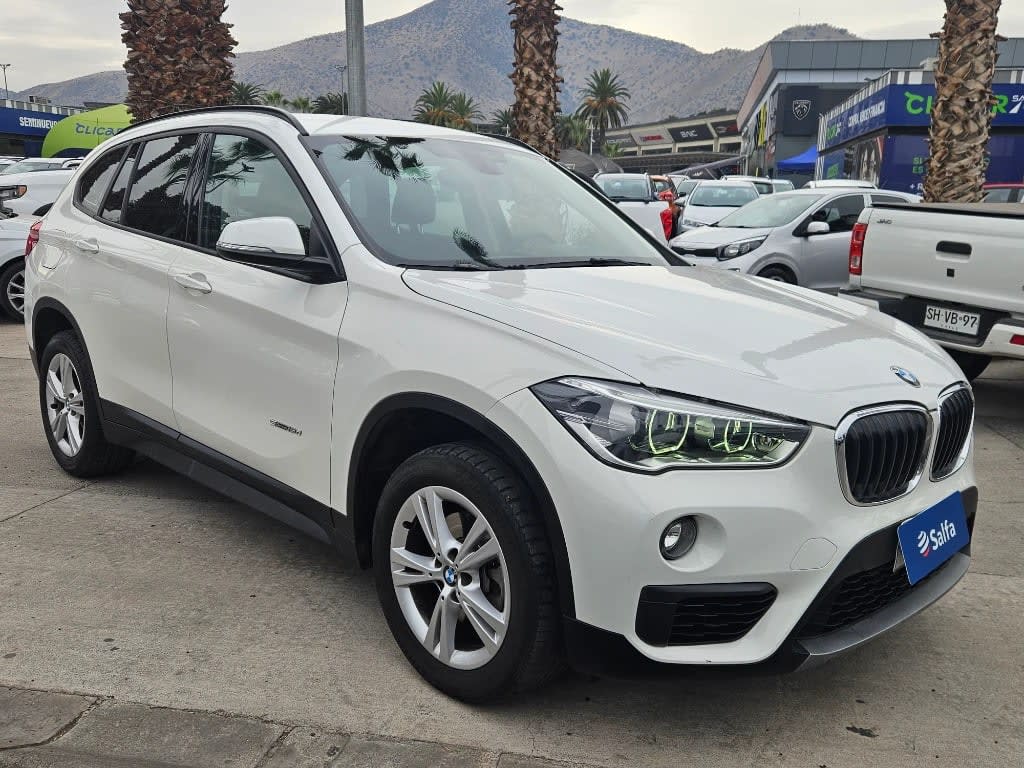 2017 BMW X1 2.0 Blanco - Miniatura 3