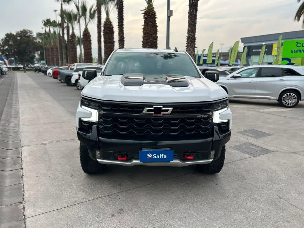 2023 Chevrolet Silverado 6.2 Blanco - Miniatura 2