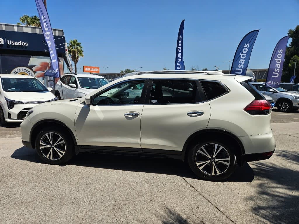 2023 Nissan X-Trail 2.5 Blanco - Miniatura 8