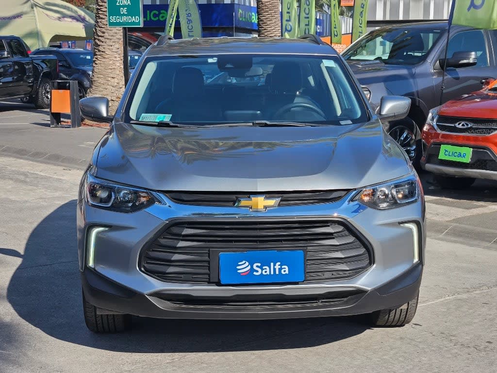 2025 Chevrolet Tracker 1.2T Plata - Miniatura 2