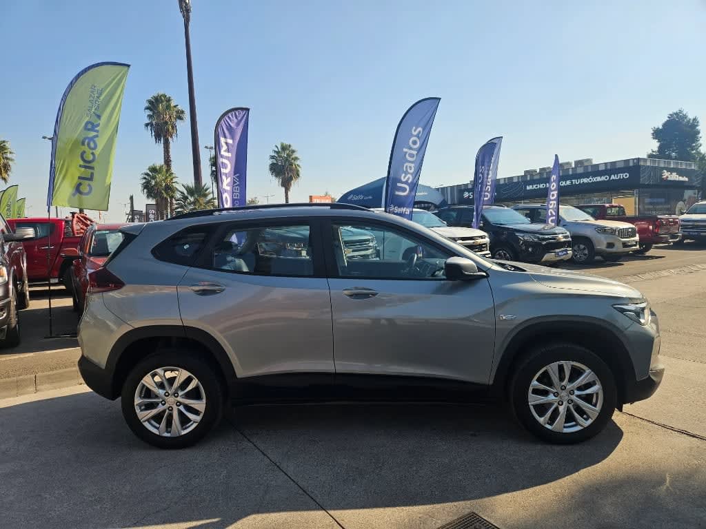 2025 Chevrolet Tracker 1.2T Plata - Miniatura 4