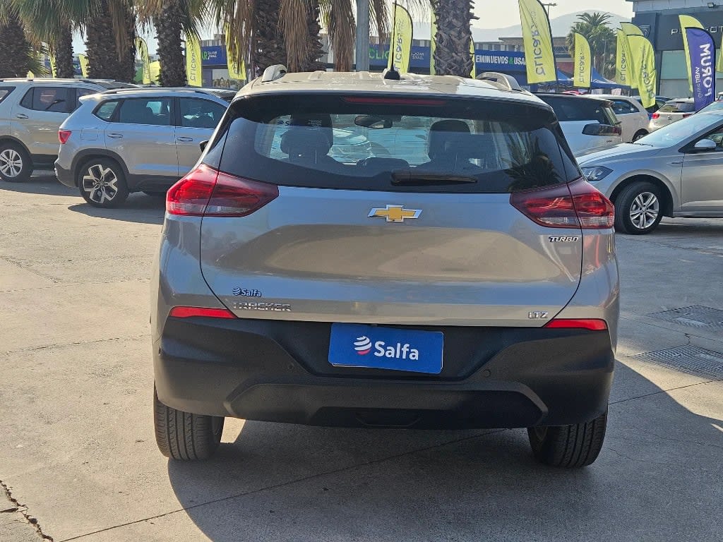 2025 Chevrolet Tracker 1.2T Plata - Miniatura 6