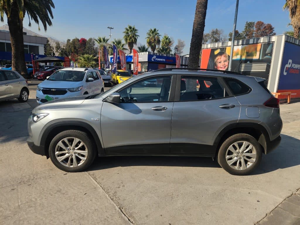2025 Chevrolet Tracker 1.2T Plata - Miniatura 8