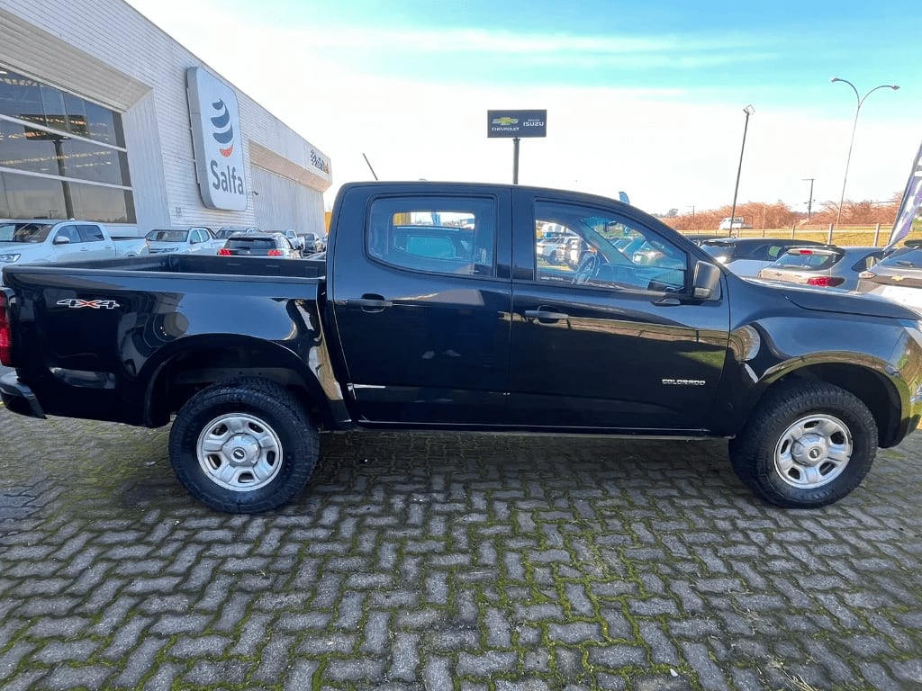 2025 Chevrolet Colorado 2.8TD Negro - Miniatura 4
