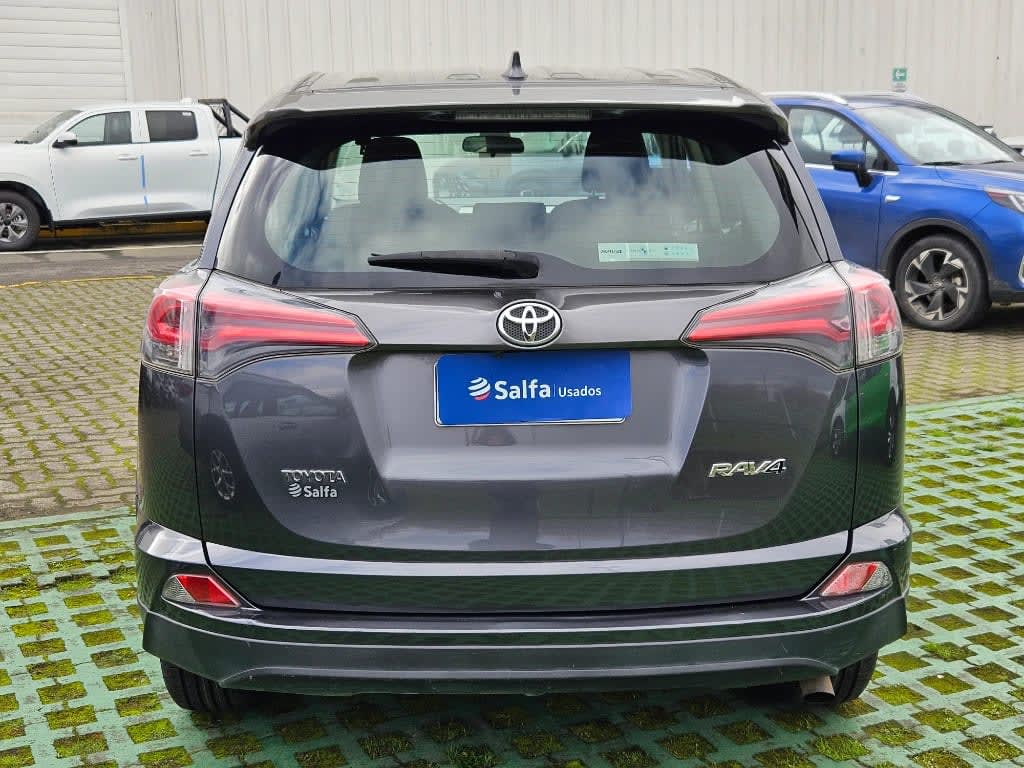 2019 Toyota RAV4 2.0 Gris - Miniatura 6
