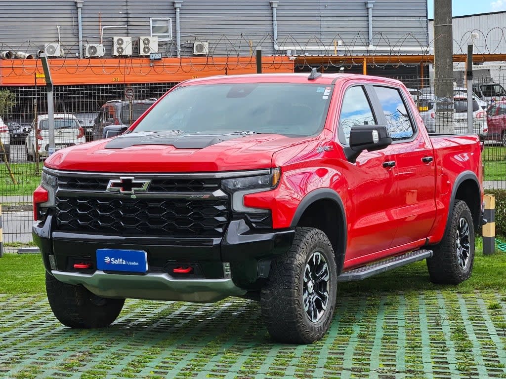 2024 Chevrolet Silverado 6.2 Rojo - Imagen 1