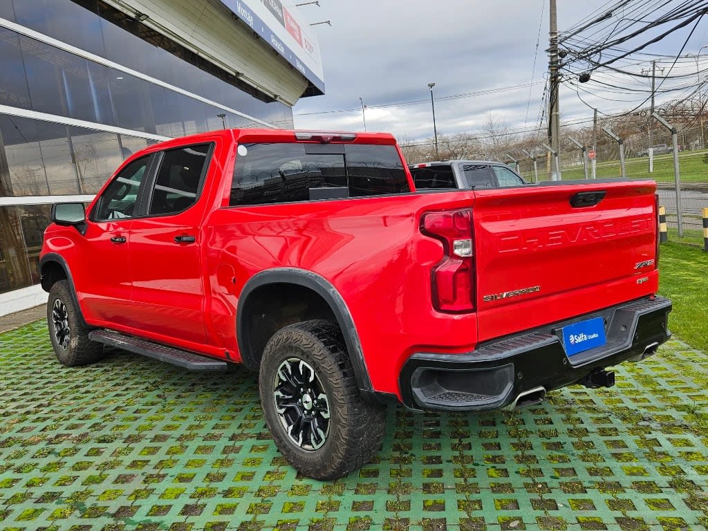 2024 Chevrolet Silverado 6.2 Rojo - Miniatura 5