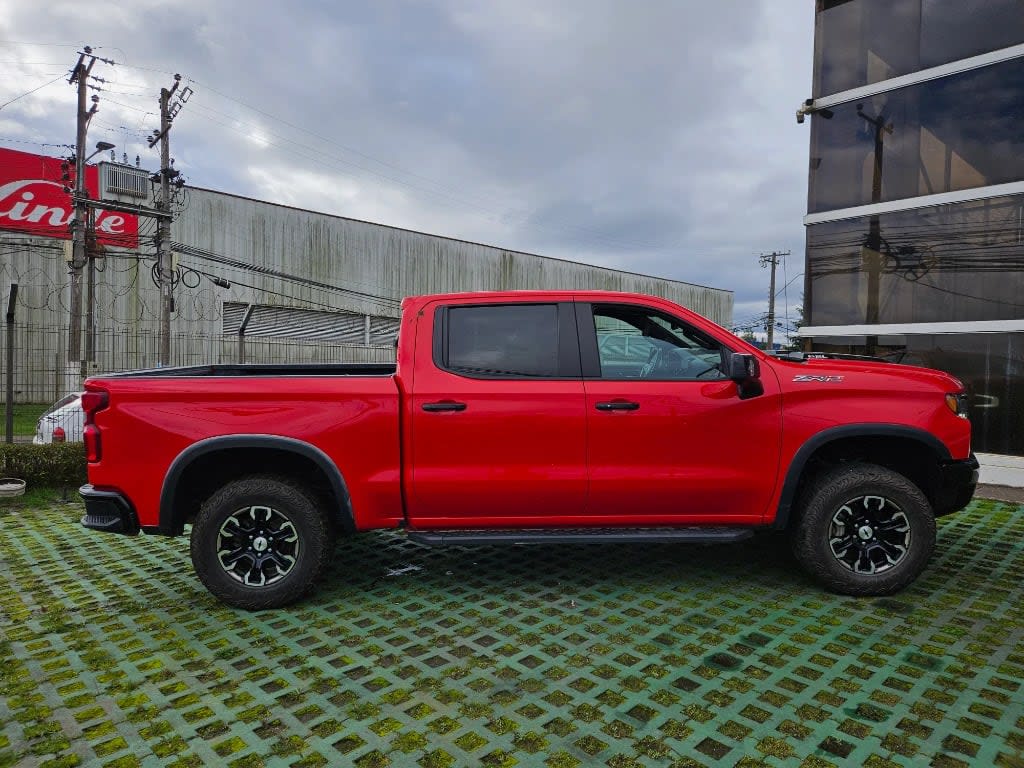 2024 Chevrolet Silverado 6.2 Rojo - Miniatura 8