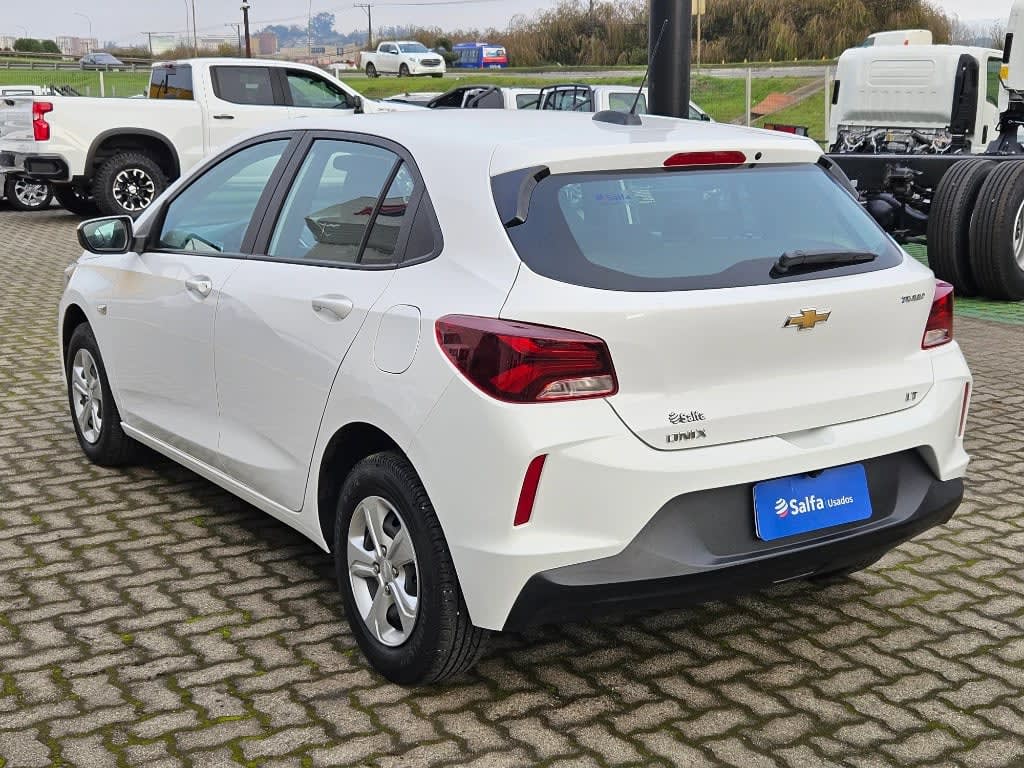 2024 Chevrolet Onix 1.0T Blanco - Miniatura 7