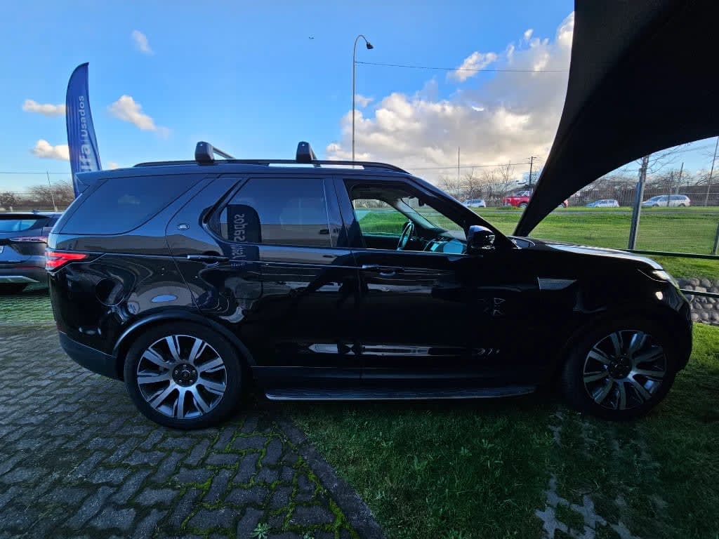 2020 Land Rover Discovery 3.0 Negro - Miniatura 8