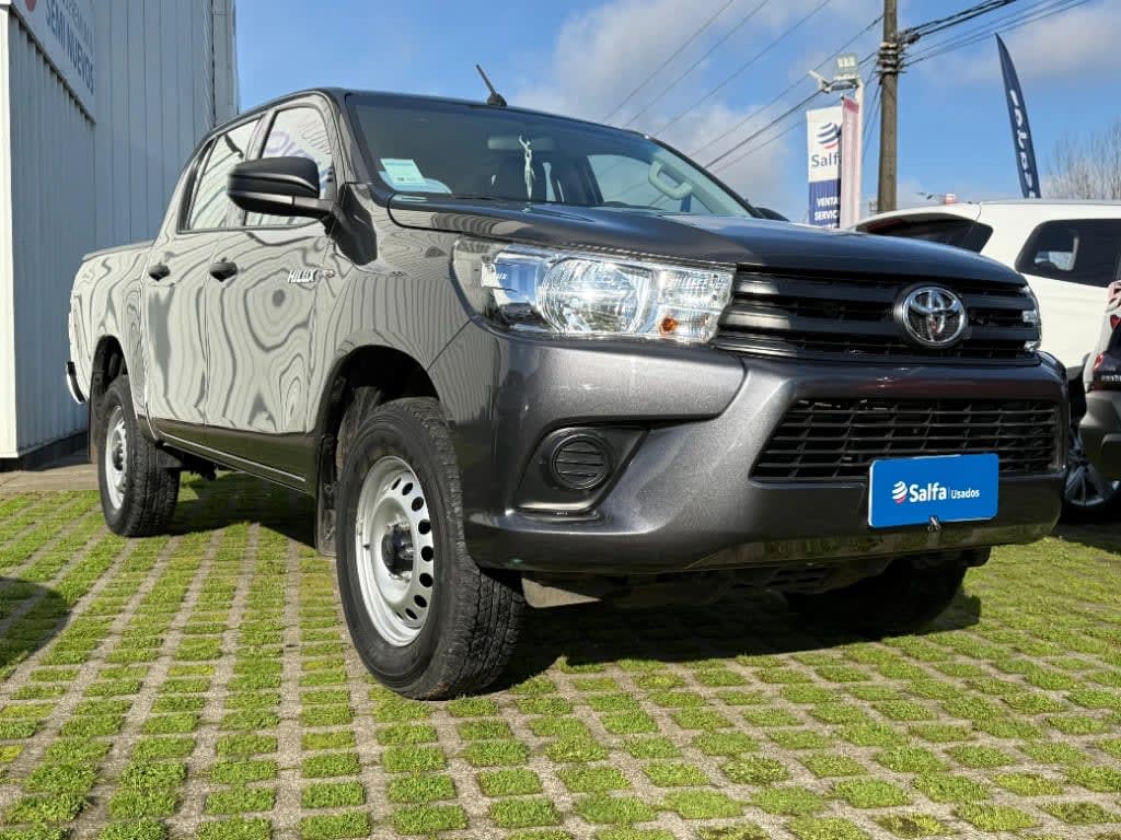2026 Toyota Hilux 4X2 Gris - Miniatura 3
