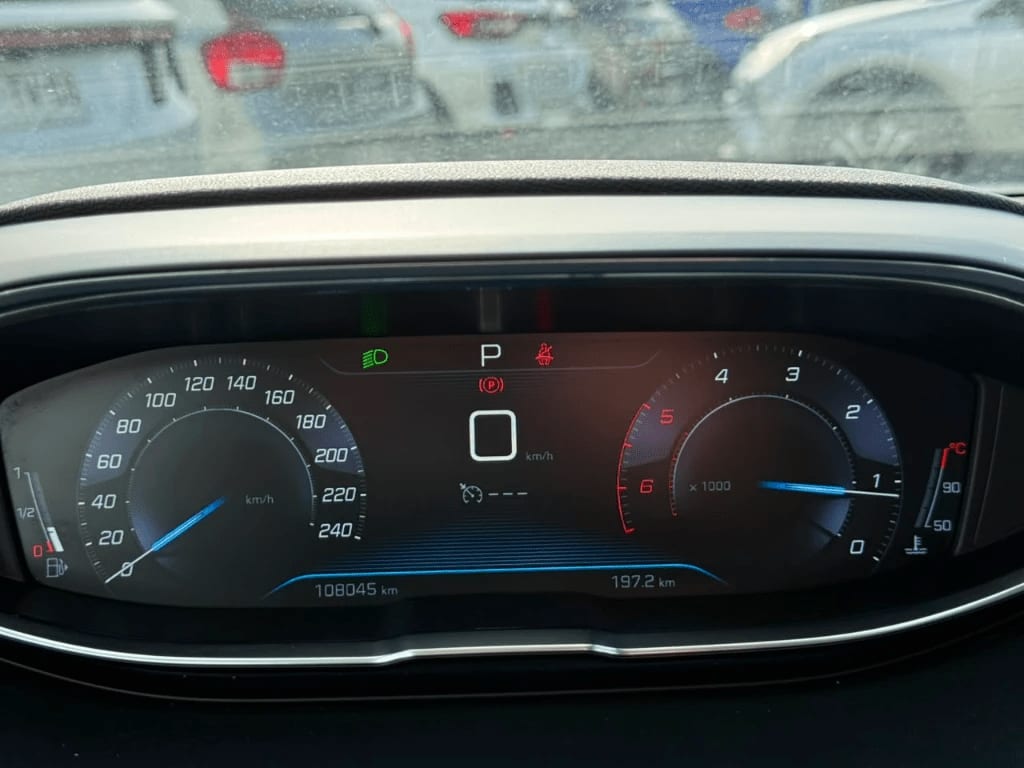 2018 Peugeot 5008 1.6 Gris - Miniatura 10