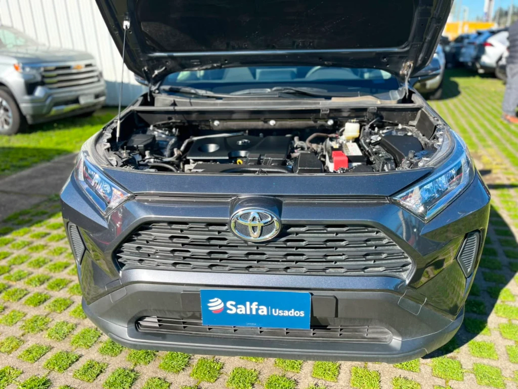 2025 Toyota RAV4 2.0 Gris - Miniatura 9
