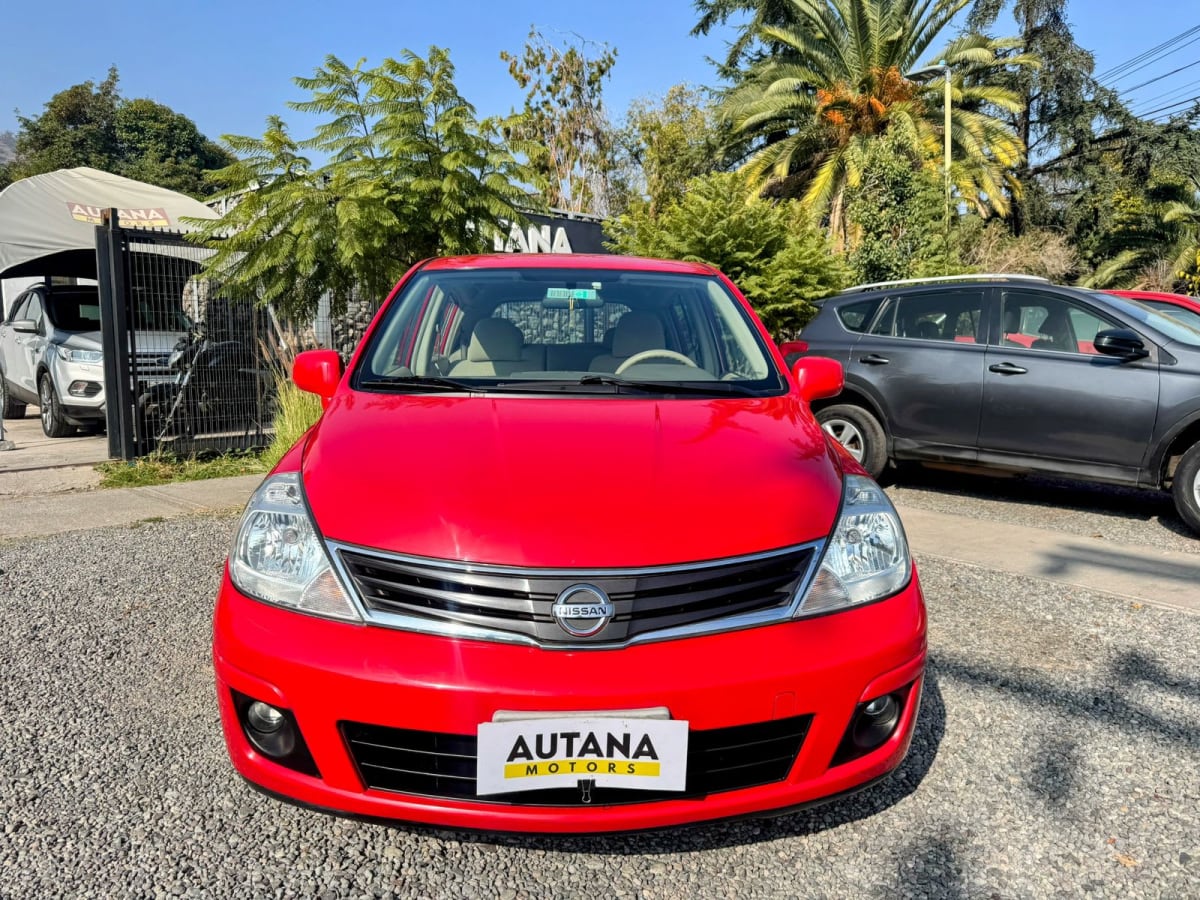 2014 Nissan Tiida AUTOMÁTICO - Miniatura 2