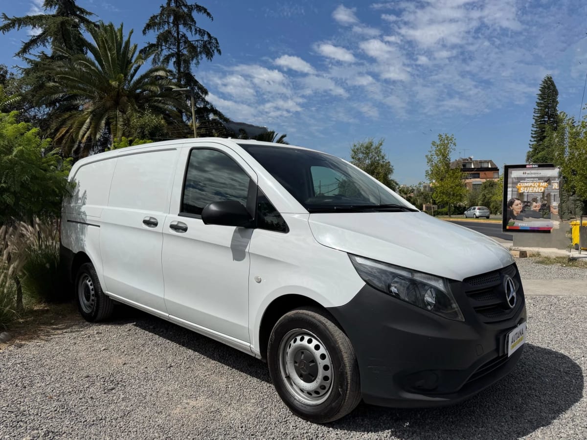 2020 Mercedes Benz Vito 114 CDi - Miniatura 2