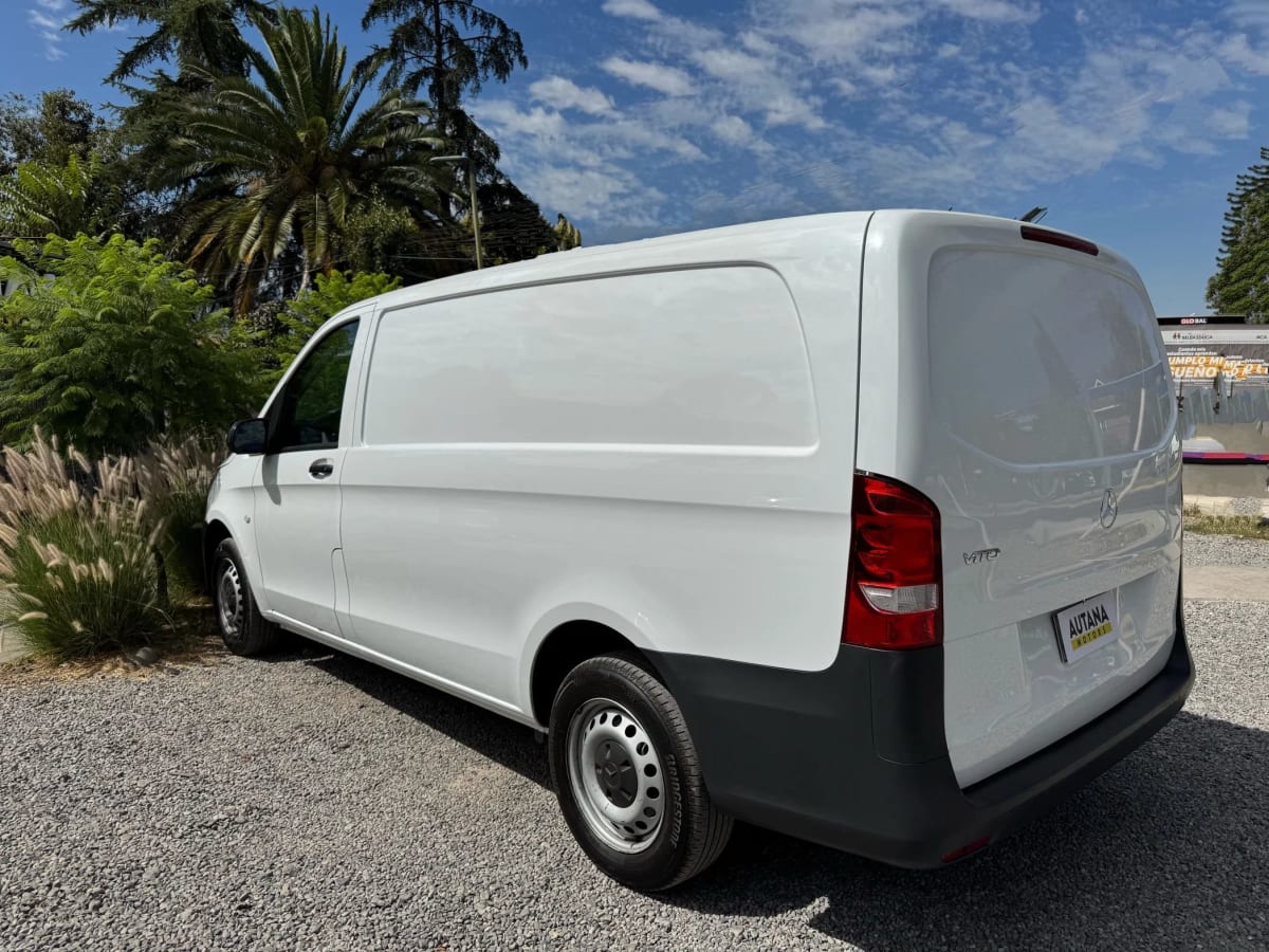 2020 Mercedes Benz Vito 114 CDi - Miniatura 3