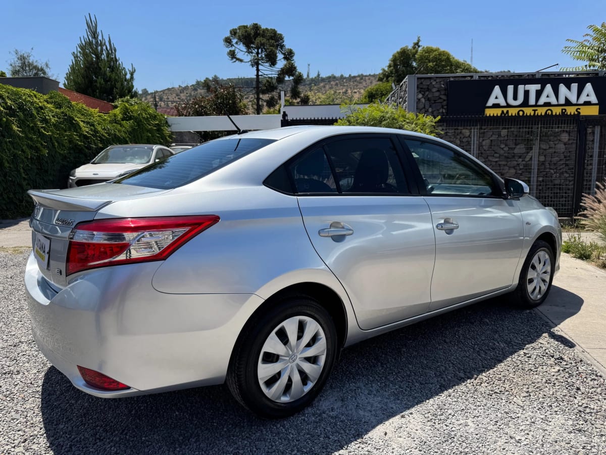 2015 Toyota Yaris Automatico Yaris - Miniatura 2