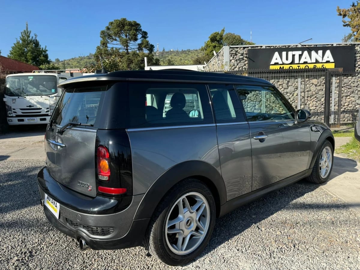 2010 Mini Cooper S CLUBMAN - Miniatura 2