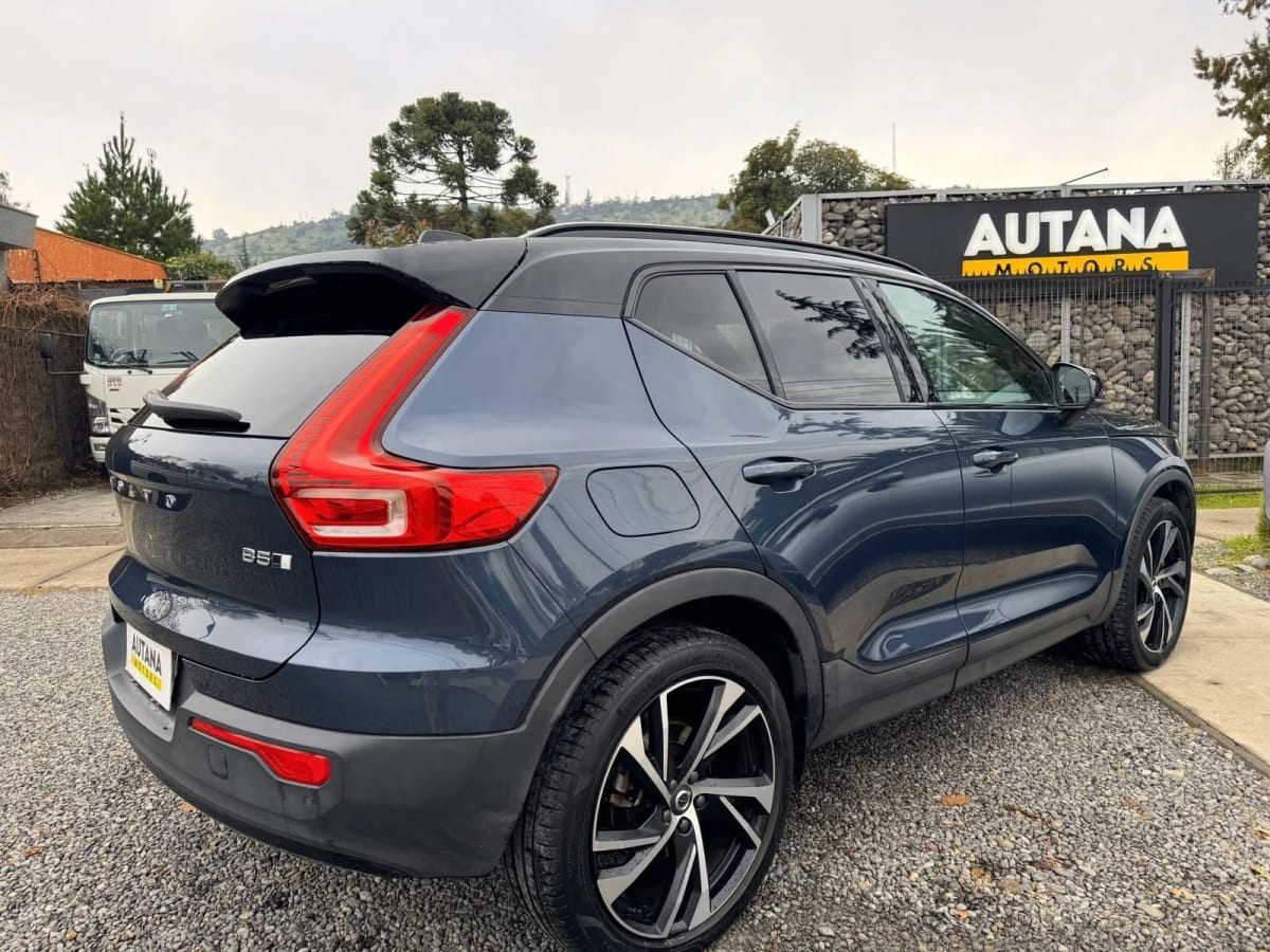 2023 Volvo Xc40 Mild HYBRID - Miniatura 2