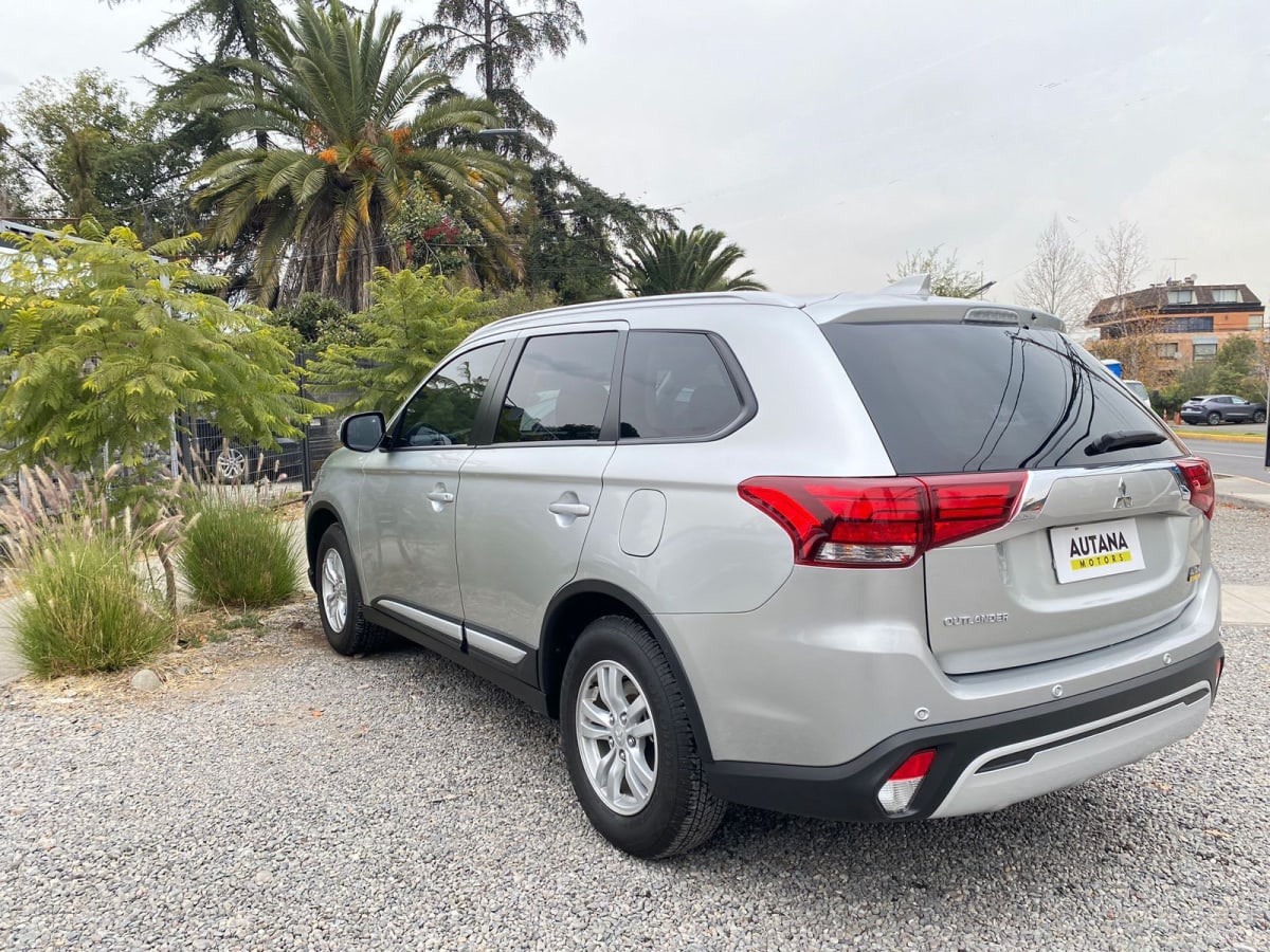2023 Mitsubishi Outlander Aut. Outlander - Miniatura 4