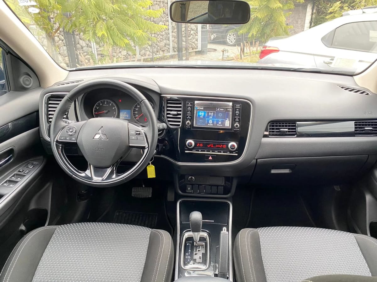 2023 Mitsubishi Outlander Aut. Outlander - Miniatura 9