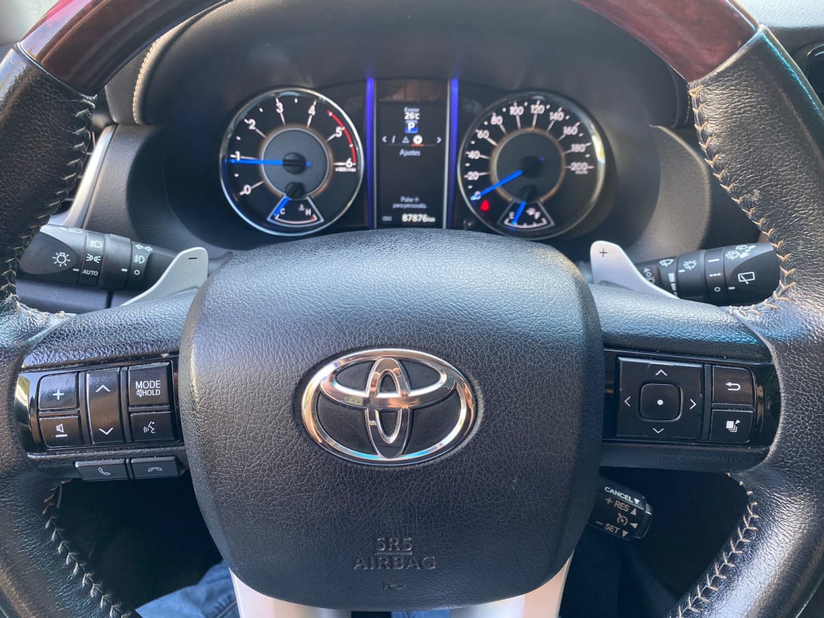 2018 Toyota Fortuner Diesel 4X4 - Miniatura 8