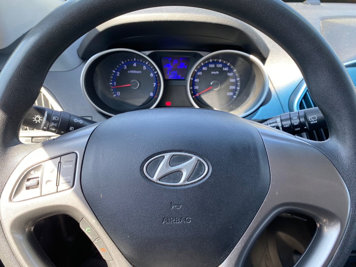 2014 Hyundai Tucson Gl 2.0 - Miniatura 9