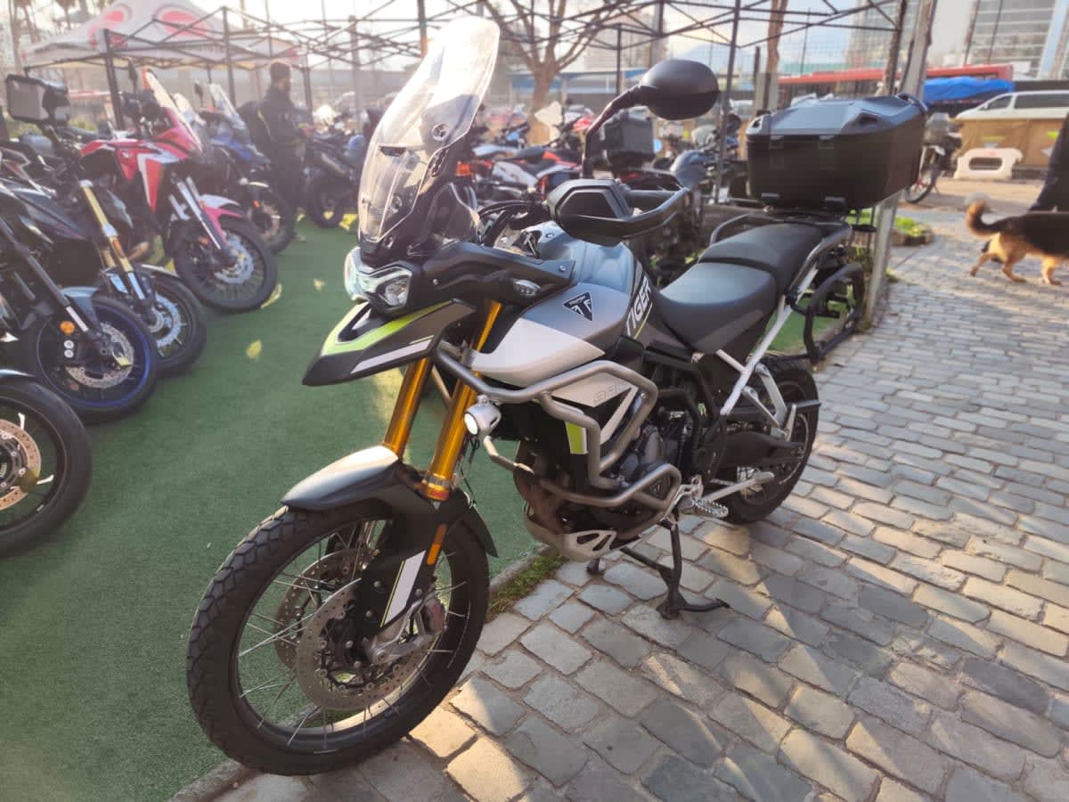 2024 Triumph Tiger 900 900 - Miniatura 3