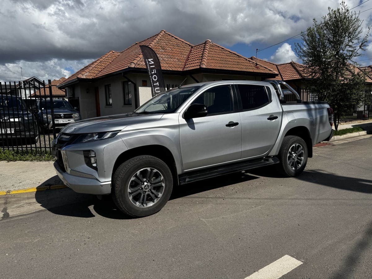 2023 Mitsubishi L200 DAKAR - Imagen 1