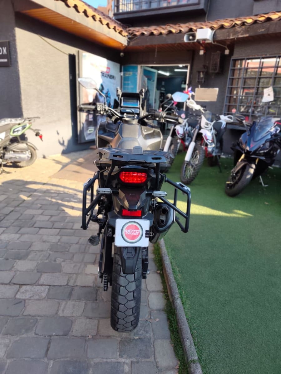 2022 Honda Africa Twin Twin - Miniatura 4