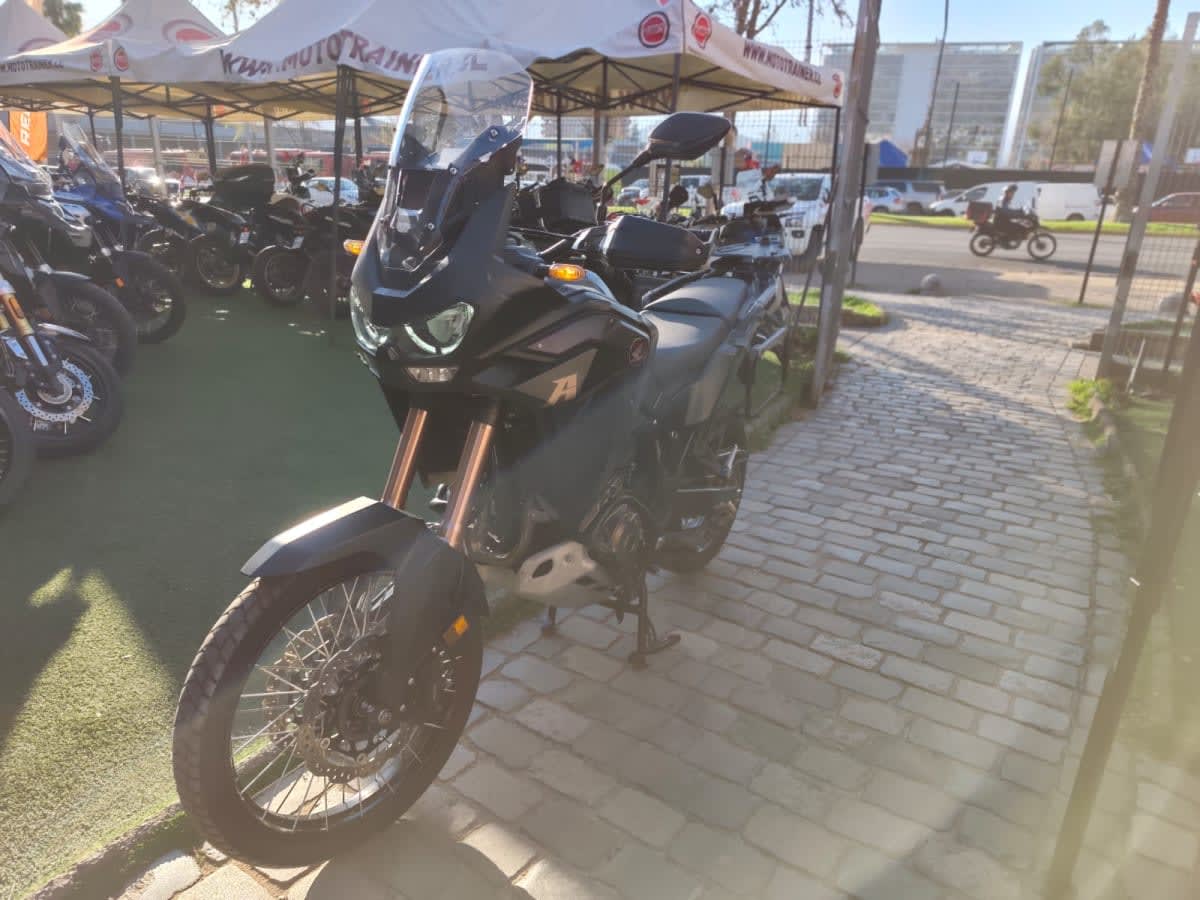 2022 Honda Africa Twin Twin - Miniatura 6