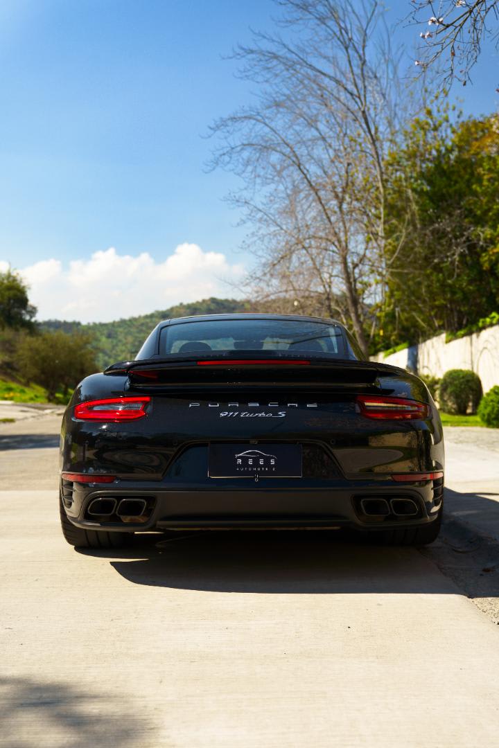 2018 Porsche 911 Turbo S Negro - Miniatura 10