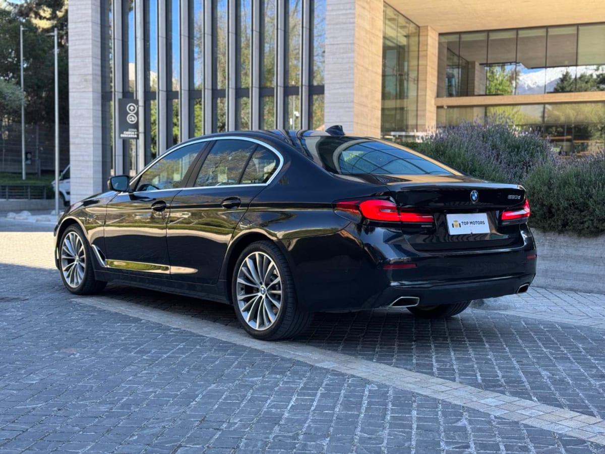 2023 BMW 520d Negro - Miniatura 6
