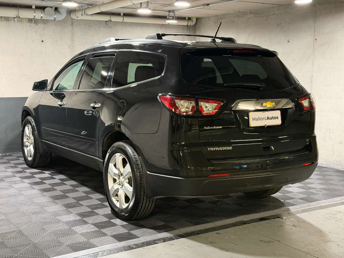 2016 Chevrolet TRAVERSE 3.6L Negro - Miniatura 4