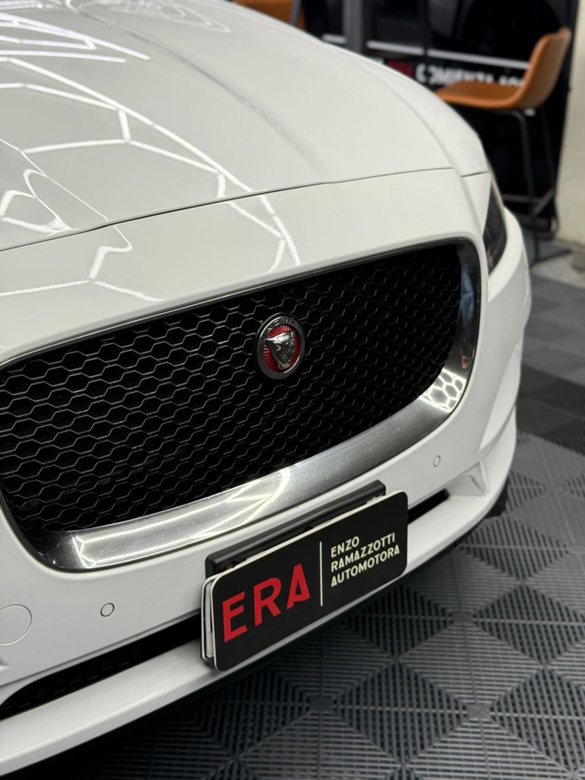 2020 Jaguar F-pace Diesel Blanco - Miniatura 2