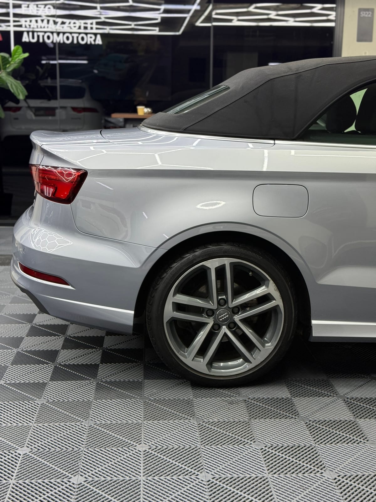 2019 Audi A3 1.4 Gris - Miniatura 4